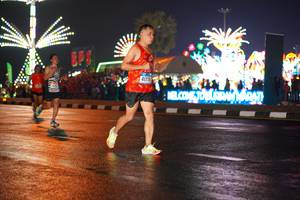 BIB: 41776
                            <button type="button" onclick="openModal(16202674)" class="btn btn-primary btn-sm float-right btn-popup" data-toggle="modal" data-target=".modal-high-quality">
                        <i class="fas fa-shopping-cart"></i> Add to Cart
                    </button>
                                            <button type="button" onclick="isThisMe(16202674, true)" class="btn btn-success btn-sm float-right btn-popup btn-isme hidden" data-toggle="tooltip" data-placement="bottom" title="นี่คือรูปของคุณใช่ไหม คลิกที่นี่เพื่อเอาเข้าอัลบั้ม">
                        <i class="fas fa-plus"></i> Add to album
                    </button>
                    <button type="button" onclick="isThisMe(16202674, false)" class="btn btn-warning btn-sm float-right btn-popup btn-isnotme hidden">
                        <i class="fas fa-ban"></i> Remove from album
                    </button>